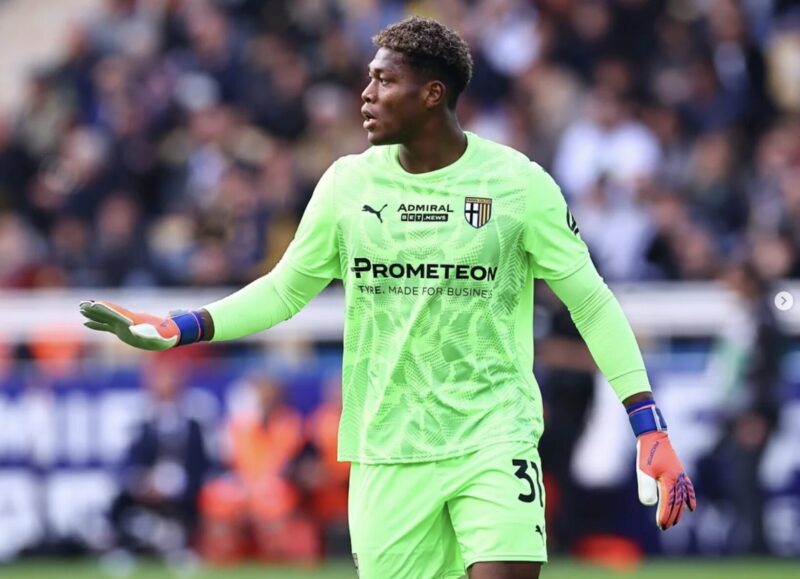 日本代表GK鈴木彩艶選手の画像