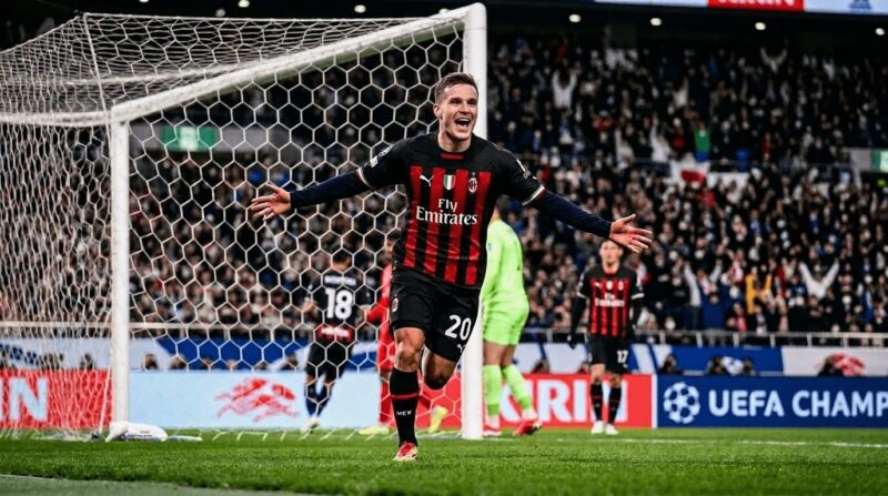 ゴールを決めて喜ぶ選手の画像